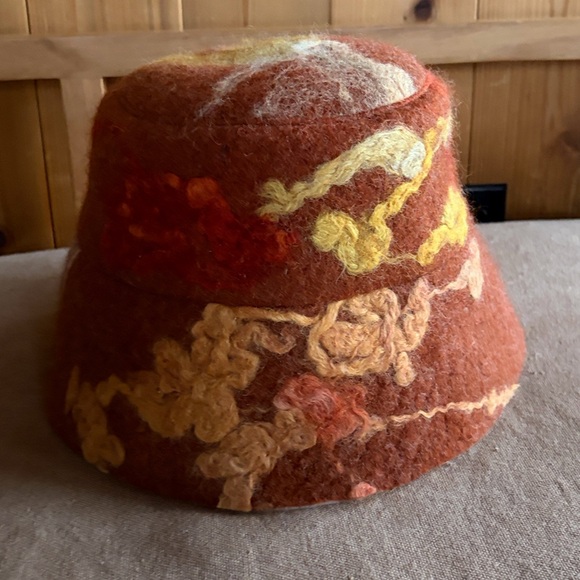 JG Switzer Wool Felted Bucket hat Bespoke Art to Wear. - Picture 10 of 15